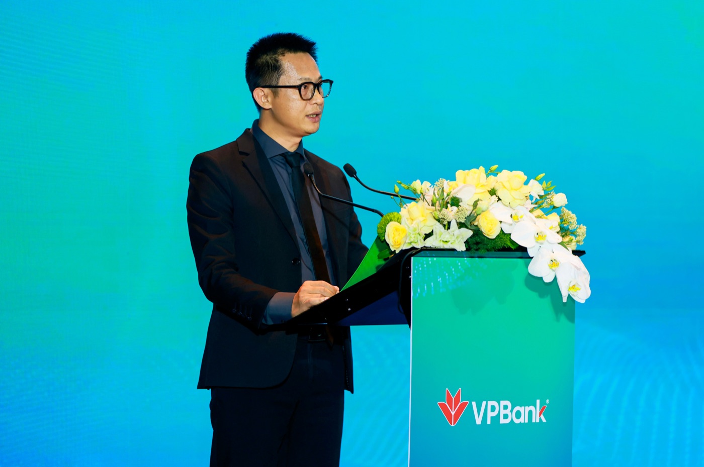Đại diện VPBank phát biểu tại lễ ký kết